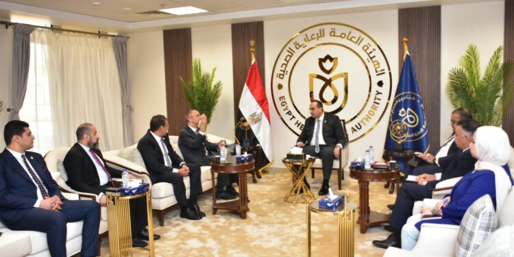 السبكى يلتقي محمد شورة استعدادا لتطبيق للمرحلة الثانية للتأمين الصحي الشامل