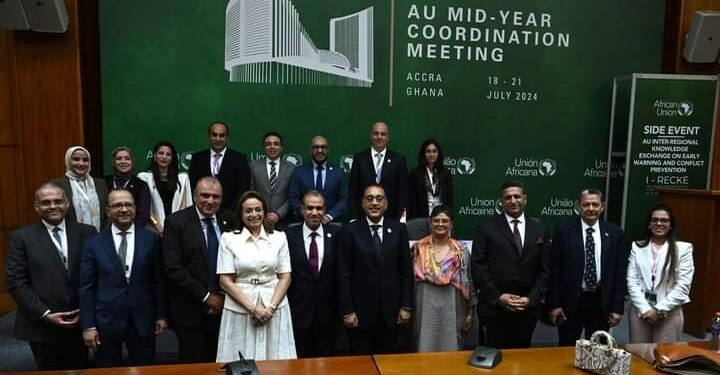 بالعاصمة ” أكرا “رئيس الوزراء يلتقي عدداً من المصريين العاملين في مؤسسات الاتحاد الأفريقي