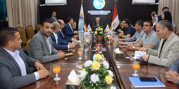 محافظ الغربية يتفقد شركة مياه الشرب والصرف الصحي ومديرية الطرق والنقل بالغربية