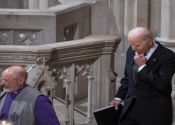 بايدن : ينوي الحد من حصانة الرؤساء وموظفي الإدارة الأمريكية قبل مغادرة البيت الأبيض