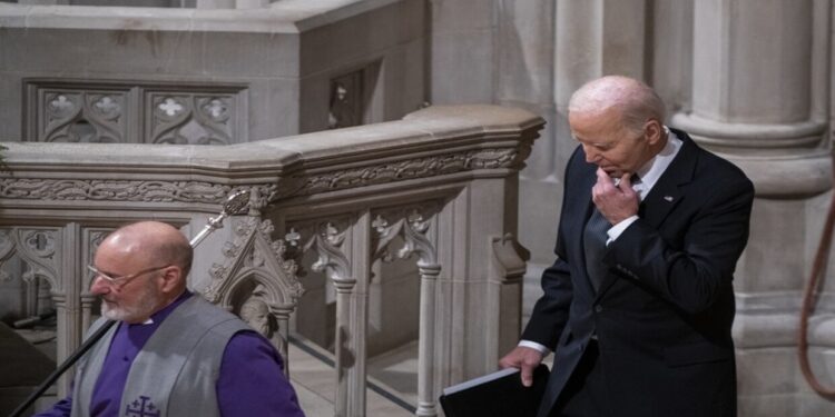 بايدن : ينوي الحد من حصانة الرؤساء وموظفي الإدارة الأمريكية قبل مغادرة البيت الأبيض