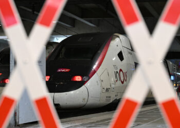 فرنسا: عودة حركة القطارات السريعة الى طبيعتها  
