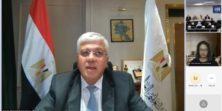 .وزير التعليم العالى يشهد الجلسة الختامية لعرض نتاج أعمال “استوديو التصميم الدولى”