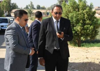 فور وصوله .. محافظ قنا الجديد يبدأ مهام عمله