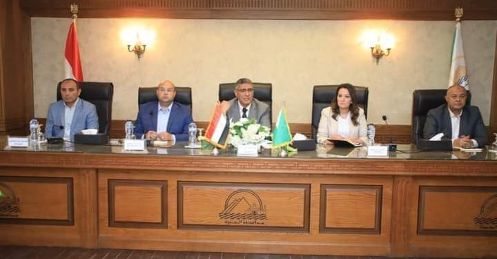 محافظ الجيزة : مصلحة المواطن تحتل المرتبة الأولى فى إهتماماتى 