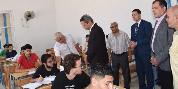 الشاذلى يتفقد لجان امتحانات الثانوية العامة 2024 بالسويس