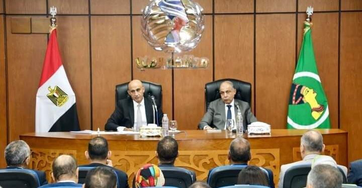 وزير التربية والتعليم ومحافظ المنيا يعقدان لقاءً موسعاً بالمحافظة