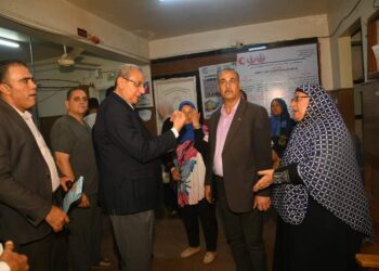 محافظ الغربية يتفقد مستشفى السنطة المركزي لمتابعة جودة الخدمات الصحية المقدمة للمواطنين