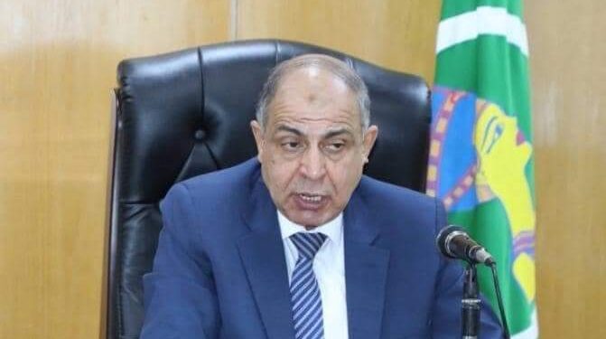 محافظ المنيا : رقابة مستمرة و اجراءات قانونية صارمة لردع المتلاعبين بتعريفة التاكسى