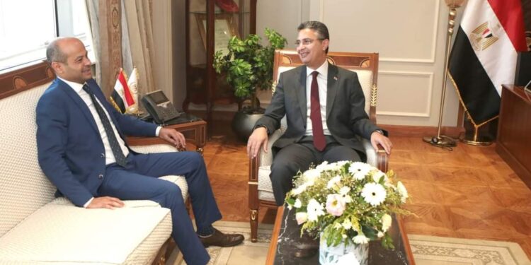 وزير التموين والتجارة الداخلية يستقبل رئيس البورصة المصرية ويبحثان تنشيط البورصة السلعية