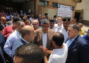 محافظ الجيزة يتفقد سير ومنظومة العمل بالمركز التكنولوجي بالبدرشين