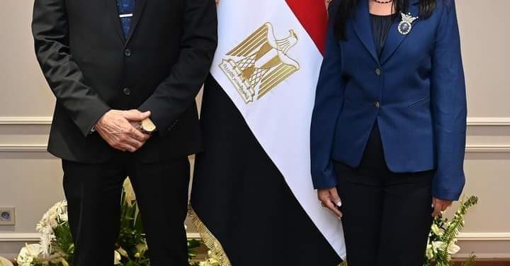 وزيرة التضامن الاجتماعي ووزير العمل يبحثان ملف العمالة غير المنتظمة