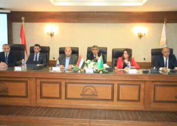 محافظ الجيزة يترأس اجتماعاً موسعاً لدفع وتيرة العمل بملف التصالح في مخالفات البناء