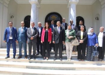 محافظ الجيزة يلتقي بأعضاء الاتحاد الإقليمي للجمعيات والمؤسسات الأهلي