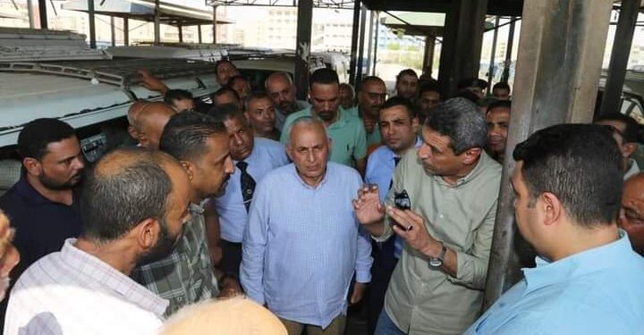 محافظ السويس وجوله تفقدية للالتزام بتعريفة الركوب