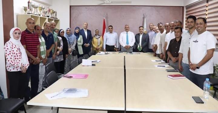الصبروط في لقائة الاول مع مديري الإدارات المركزية والفرعية بشباب الجيزة العمل الجماعي هو مفتاح النجاح