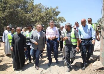  محافظ الجيزة: التنسيق مع الجهات المعنية لتنفيذ أعمال إعادة الانشاء والتطوير الشامل لكوبرى البليده