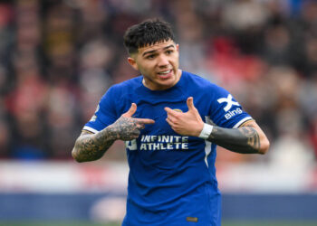 انزو فيرنانديز: مهدد بعقوبة مخيفة بعد أزمة الفيديو العنصري  