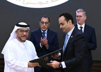 رئيس الوزراء يشهد توقيع مذكرة تفاهم بين حكومتي جمهورية مصر العربية ودولة الإمارات العربية المتحدة للتعاون في مجال البترول