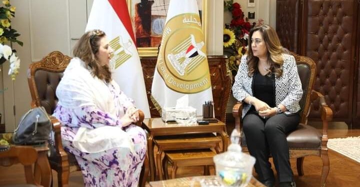 منال عوض تلتقى رانيا هداية المدير الإقليمي لبرنامج الأمم المتحدة للمستوطنات البشرية “الهابيتات