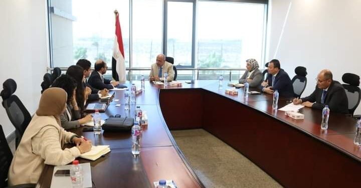 وزير الكهرباء والطاقة المتجددة يلتقى وفد بنك الاستثمار الأوروبى  