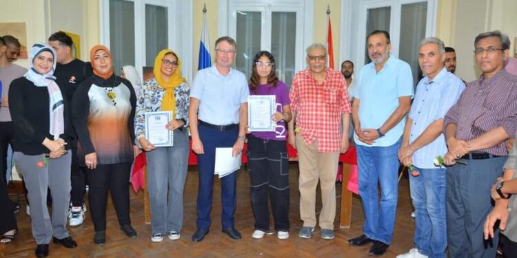 روح الفن التشكيلي تحلق في المركز الروسي بالقاهرة