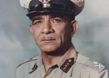 حكاياتنا اليوم عن اللواء محمد نجيب… وقصته مع ثوار يوليو