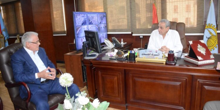 محافظ الغربية يلتقي أعضاء مجلسي النواب و الشيوخ لبحث مطالب المواطنين وحل مشاكلهم