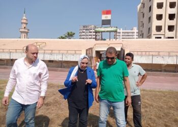 منى عثمان  تشهد تسليم موقع الملعب الرئيسي والتراك بإستاد المنصورة الرياضي