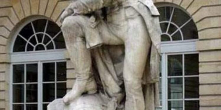 مطلوب رفع الإهانة عن أعظم ملوك التاريخ الإنسانى