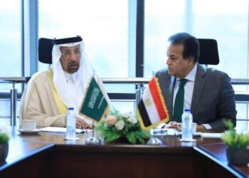 الدكتور خالد عبدالغفار يبحث مع وزير الاستثمار السعودي تعزيز سبل التعاون في القطاع الصحي