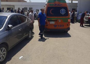 الدكتور خالد عبدالغفار يتابع تداعيات حريق مستشفى السادات المركزي 