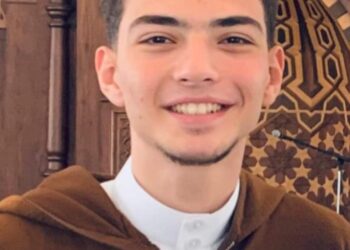 انما المرء بأصغريه