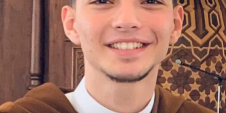 انما المرء بأصغريه