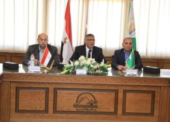 محافظ الجيزة يجتمع ببعض النواب لبحث عدد من الملفات 