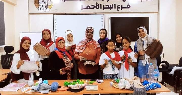 ” فن الكورشيه ” بالمجلس القومي للمرأة بالبحر الاحمر