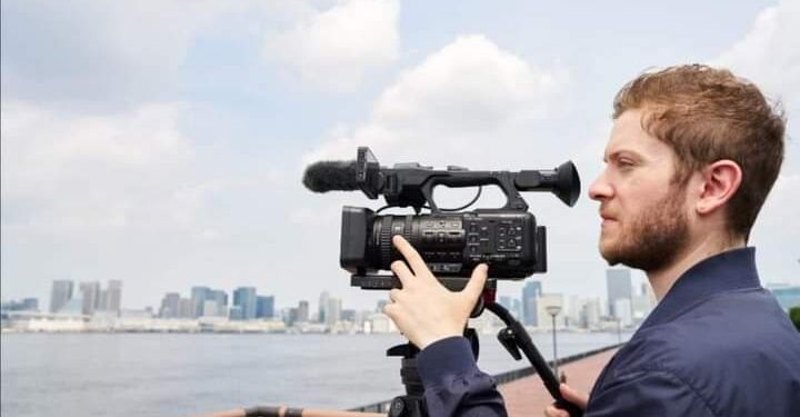 سوني تطرح كاميرتين محمولتين احترافيتين بدقة 4K مع ميزة التعرف التلقائي على الهدف