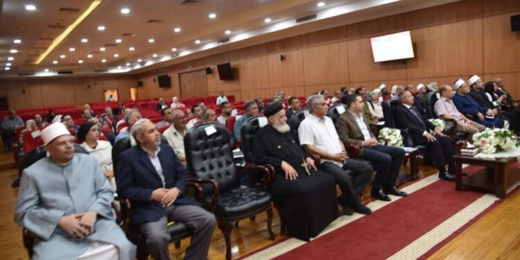 محافظ بورسعيد يناقش آليات وخطة عمل المبادرة الرئاسية «بداية جديدة لبناء الإنسان»