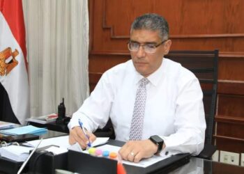 محافظ الجيزة: تخفيض الحد الأدنى للقبول بالثانوى العام ( خدمات ) 15 درجة 