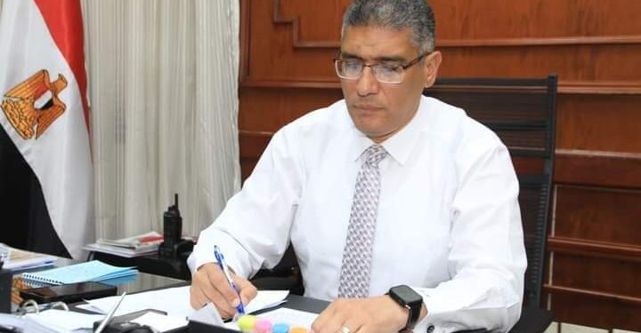 محافظ الجيزة: تخفيض الحد الأدنى للقبول بالثانوى العام ( خدمات ) 15 درجة 