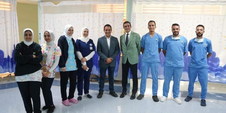 طارق جميل سعيد في زيارة انسانية بمستشفى الناس ويوجه الشكر للقائمين عليها