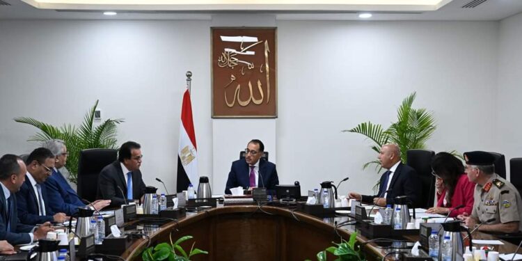 رئيس الوزراء يتابع إجراءات حوكمة منظومة توزيع ألبان الأطفال الصناعية المدعمة