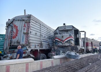 حادث تصادم  مروع بمزلقان مطار برج العرب  القطار والمقطورة  وجها لوجه ومصرع وإصابة خمسة أشخاص 