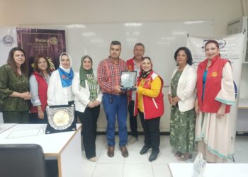 روتاري جولدن رايدرز يحتضن فتيات مدرسة النور للكفيفات ويمحو عنهن الأمية الالكترونية 