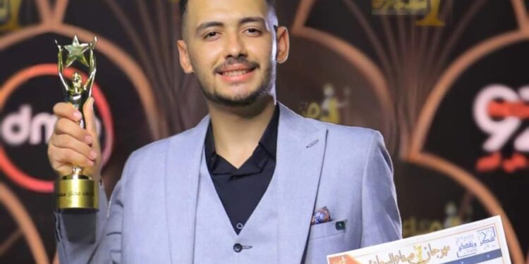 تكريم صديق المشاهير “مختار عتمان” في مهرجان صناع السعادة بالأوسكار