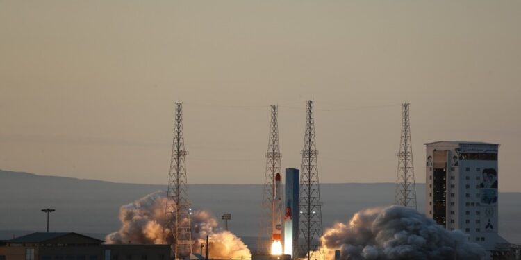  قمر “جمران-1” رد إيراني على من يفرضون العقوبات