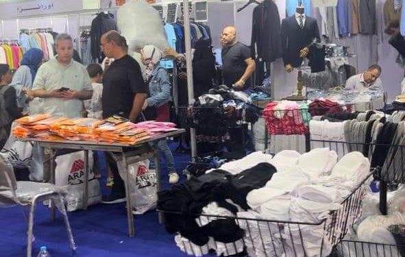 اقبال كثيف علي معرض أهلا مدارس الرئيسي بالقاهرة