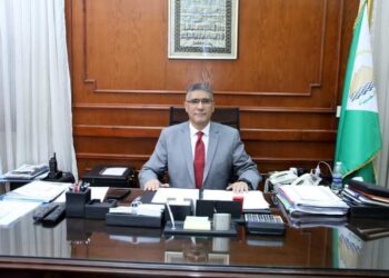 محافظ الجيزة يطلع علي نتائج لقاءات المواطنين بحي المنيرة الغربية 