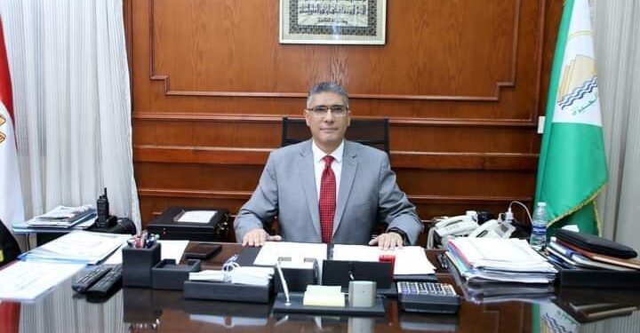 محافظ الجيزة يطلع علي نتائج لقاءات المواطنين بحي المنيرة الغربية