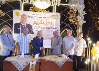 اللواء محب حبشي محافظ بورسعيد ونقابة المعلمين وتعليم بورسعيد يكرمان وكيل الوزارة